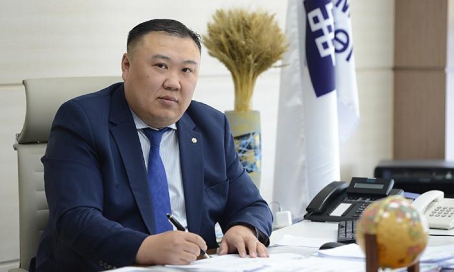 Хөгжлийн банкны дэд захирал асан Б.Чойжилжалбууг цагдан хориг хугацааг сунгалаа